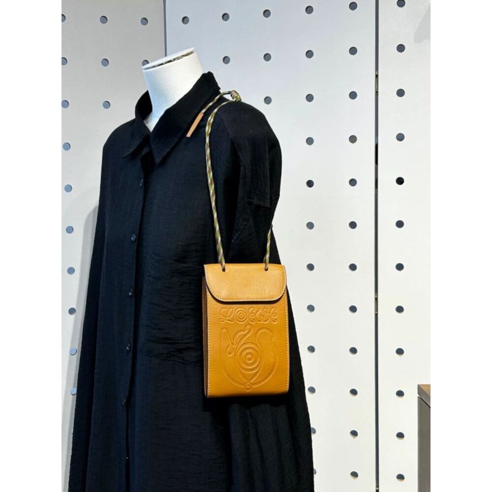 Loewe Women Pre-Loved Bag Very Good Condition